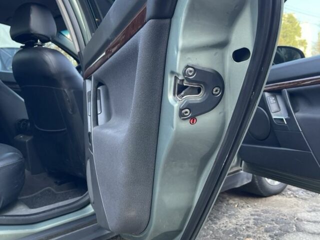 Зелений Опель Вектра, об'ємом двигуна 2.2 л та пробігом 278 тис. км за 3950 $, фото 12 на Automoto.ua