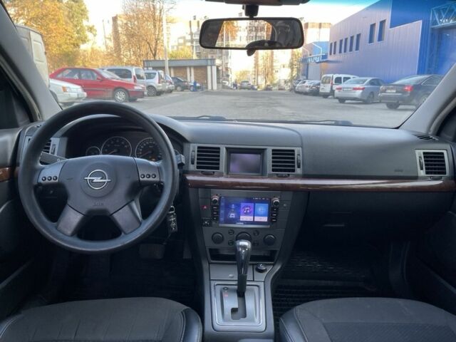 Зелений Опель Вектра, об'ємом двигуна 2.2 л та пробігом 278 тис. км за 3950 $, фото 4 на Automoto.ua