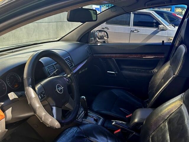 Зеленый Опель Вектра, объемом двигателя 2.2 л и пробегом 416 тыс. км за 3500 $, фото 5 на Automoto.ua