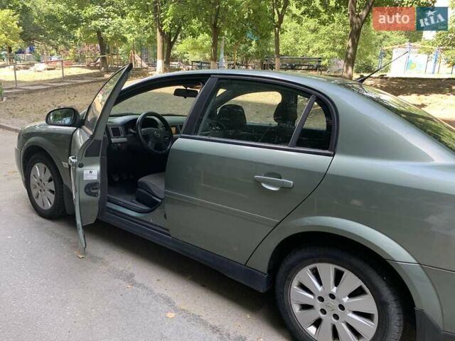 Зеленый Опель Вектра, объемом двигателя 2 л и пробегом 145 тыс. км за 4500 $, фото 4 на Automoto.ua