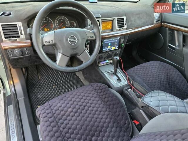 Зеленый Опель Вектра, объемом двигателя 2.2 л и пробегом 325 тыс. км за 4600 $, фото 1 на Automoto.ua