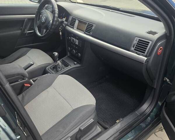 Зеленый Опель Вектра, объемом двигателя 1.91 л и пробегом 335 тыс. км за 3600 $, фото 11 на Automoto.ua