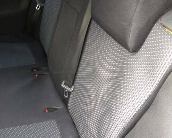 Зелений Опель Вектра, об'ємом двигуна 1.6 л та пробігом 350 тис. км за 3700 $, фото 9 на Automoto.ua