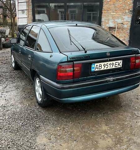 Зеленый Опель Вектра, объемом двигателя 1.8 л и пробегом 394 тыс. км за 1100 $, фото 4 на Automoto.ua