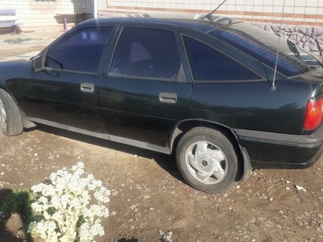 Зеленый Опель Вектра, объемом двигателя 1.7 л и пробегом 200 тыс. км за 2300 $, фото 5 на Automoto.ua