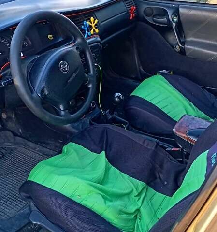 Зеленый Опель Вектра, объемом двигателя 1.6 л и пробегом 360 тыс. км за 1100 $, фото 6 на Automoto.ua