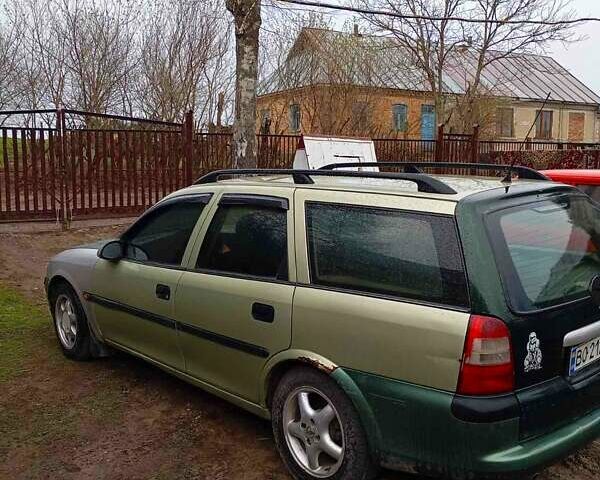 Зеленый Опель Вектра, объемом двигателя 1.6 л и пробегом 360 тыс. км за 1100 $, фото 3 на Automoto.ua