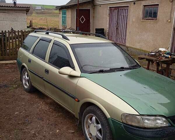 Зеленый Опель Вектра, объемом двигателя 1.6 л и пробегом 360 тыс. км за 1100 $, фото 1 на Automoto.ua