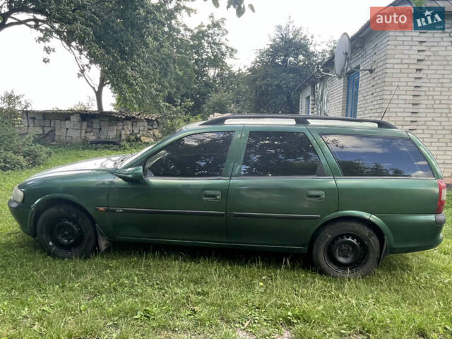 Зеленый Опель Вектра, объемом двигателя 1.6 л и пробегом 344 тыс. км за 1700 $, фото 3 на Automoto.ua