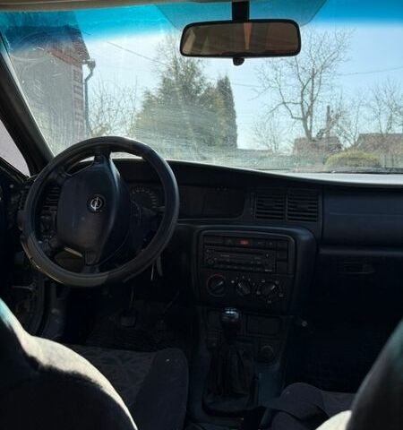 Зеленый Опель Вектра, объемом двигателя 1.6 л и пробегом 286 тыс. км за 1500 $, фото 7 на Automoto.ua