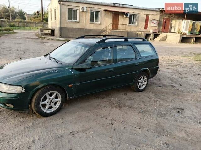 Зелений Опель Вектра, об'ємом двигуна 2.02 л та пробігом 350 тис. км за 2900 $, фото 3 на Automoto.ua