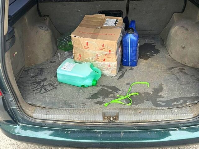 Зеленый Опель Вектра, объемом двигателя 2 л и пробегом 260 тыс. км за 3200 $, фото 3 на Automoto.ua