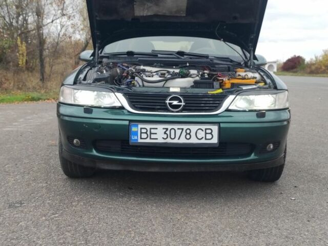 Зелений Опель Вектра, об'ємом двигуна 2.5 л та пробігом 280 тис. км за 2500 $, фото 2 на Automoto.ua