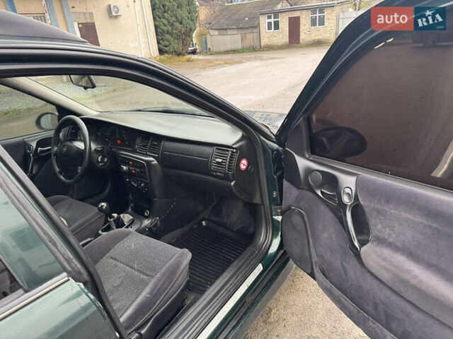 Зеленый Опель Вектра, объемом двигателя 0 л и пробегом 350 тыс. км за 1100 $, фото 3 на Automoto.ua