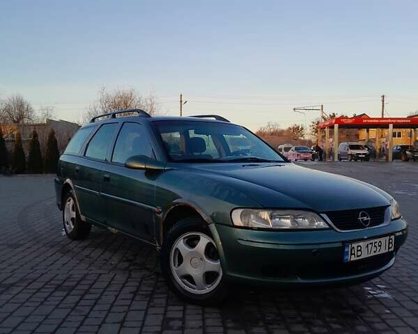 Зеленый Опель Вектра, объемом двигателя 1.8 л и пробегом 300 тыс. км за 2600 $, фото 4 на Automoto.ua