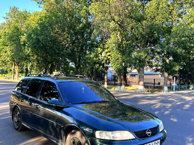 Зеленый Опель Вектра, объемом двигателя 2 л и пробегом 271 тыс. км за 2750 $, фото 5 на Automoto.ua