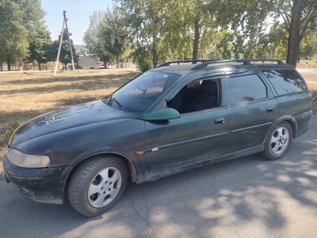 Зелений Опель Вектра, об'ємом двигуна 1.6 л та пробігом 425 тис. км за 35000 $, фото 1 на Automoto.ua