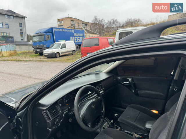 Зеленый Опель Вектра, объемом двигателя 0 л и пробегом 350 тыс. км за 1100 $, фото 4 на Automoto.ua
