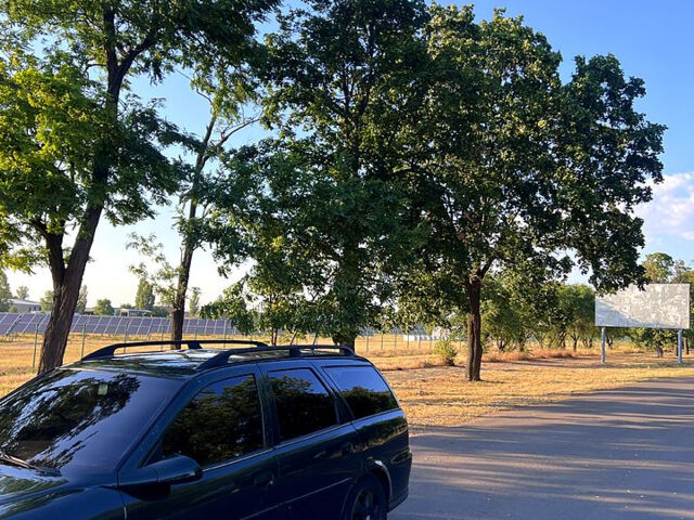 Зеленый Опель Вектра, объемом двигателя 2 л и пробегом 271 тыс. км за 2750 $, фото 1 на Automoto.ua