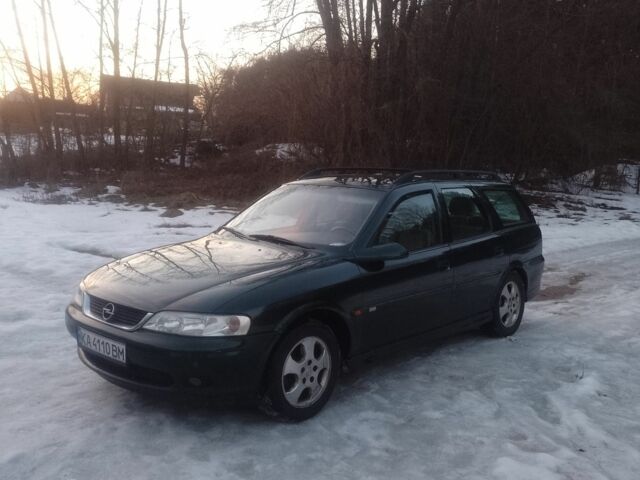 Зелений Опель Вектра, об'ємом двигуна 1.6 л та пробігом 300 тис. км за 1900 $, фото 1 на Automoto.ua