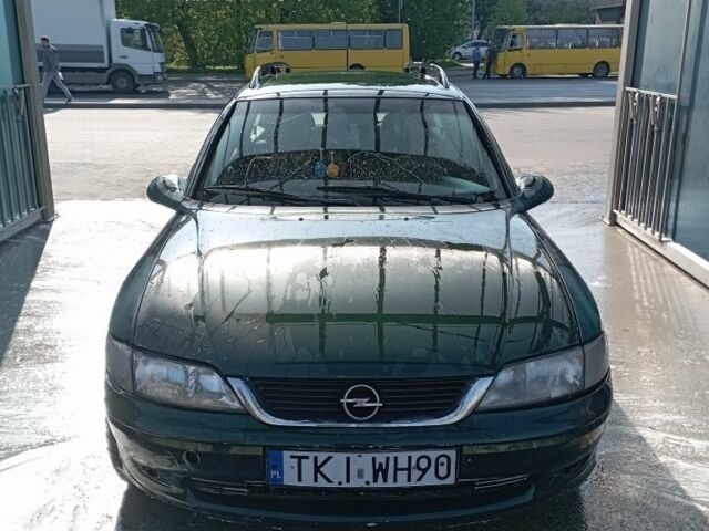 Зеленый Опель Вектра, объемом двигателя 0 л и пробегом 320 тыс. км за 1400 $, фото 1 на Automoto.ua