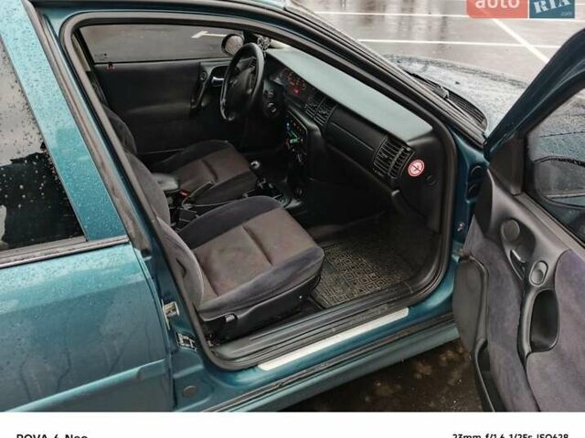 Зеленый Опель Вектра, объемом двигателя 1.6 л и пробегом 360 тыс. км за 3300 $, фото 6 на Automoto.ua