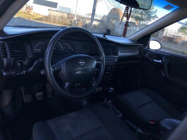 Зеленый Опель Вектра, объемом двигателя 1.8 л и пробегом 1000 тыс. км за 1800 $, фото 16 на Automoto.ua