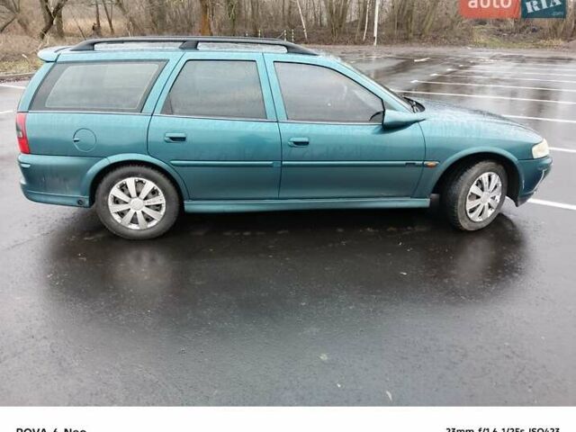 Зеленый Опель Вектра, объемом двигателя 1.6 л и пробегом 360 тыс. км за 3300 $, фото 5 на Automoto.ua