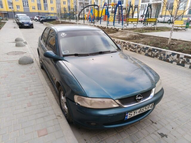 Зелений Опель Вектра, об'ємом двигуна 1.6 л та пробігом 250 тис. км за 1000 $, фото 2 на Automoto.ua