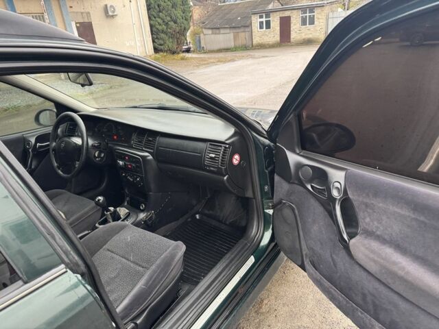 Зеленый Опель Вектра, объемом двигателя 1.6 л и пробегом 350 тыс. км за 1100 $, фото 3 на Automoto.ua