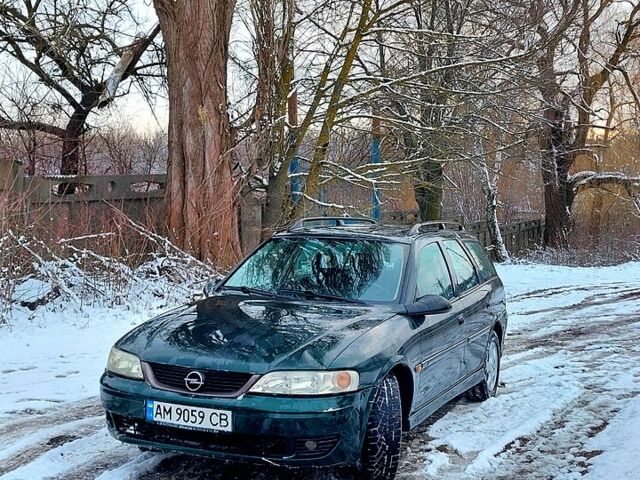 Зеленый Опель Вектра, объемом двигателя 18 л и пробегом 0 тыс. км за 1800 $, фото 1 на Automoto.ua