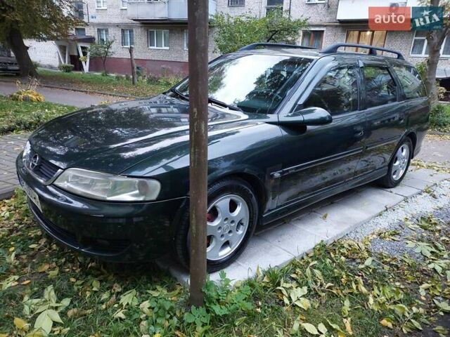 Зелений Опель Вектра, об'ємом двигуна 2.2 л та пробігом 306 тис. км за 1900 $, фото 4 на Automoto.ua