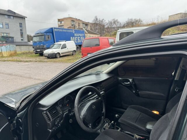 Зеленый Опель Вектра, объемом двигателя 1.6 л и пробегом 350 тыс. км за 1100 $, фото 6 на Automoto.ua