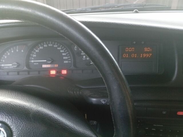 Зелений Опель Вектра, об'ємом двигуна 2.2 л та пробігом 235 тис. км за 2250 $, фото 17 на Automoto.ua