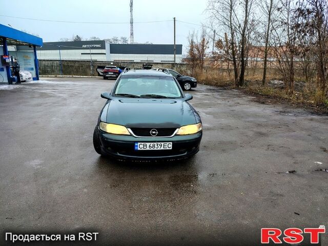 Зелений Опель Вектра, об'ємом двигуна 2 л та пробігом 420 тис. км за 2900 $, фото 1 на Automoto.ua