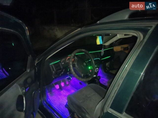 Зеленый Опель Вектра, объемом двигателя 2.2 л и пробегом 337 тыс. км за 2300 $, фото 12 на Automoto.ua