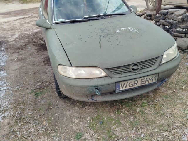 Зеленый Опель Вектра, объемом двигателя 2 л и пробегом 325 тыс. км за 1200 $, фото 1 на Automoto.ua
