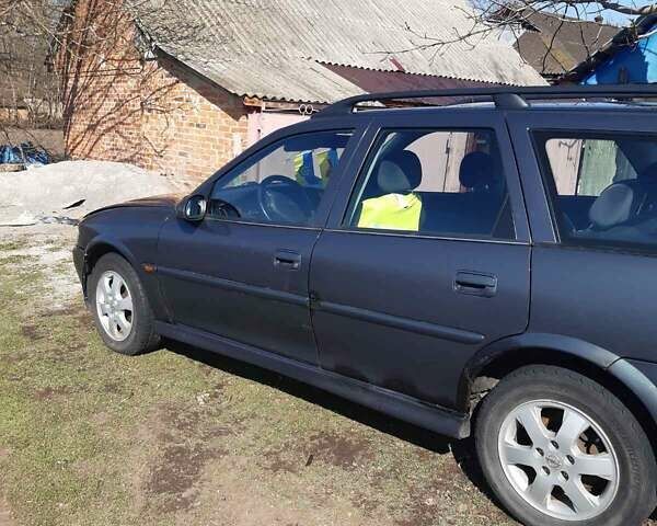 Зеленый Опель Вектра, объемом двигателя 2 л и пробегом 260 тыс. км за 3100 $, фото 7 на Automoto.ua