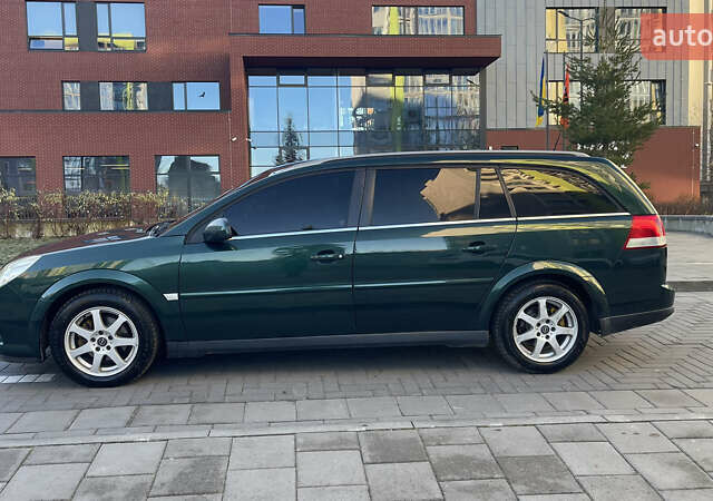 Зеленый Опель Вектра, объемом двигателя 2.2 л и пробегом 279 тыс. км за 4000 $, фото 1 на Automoto.ua