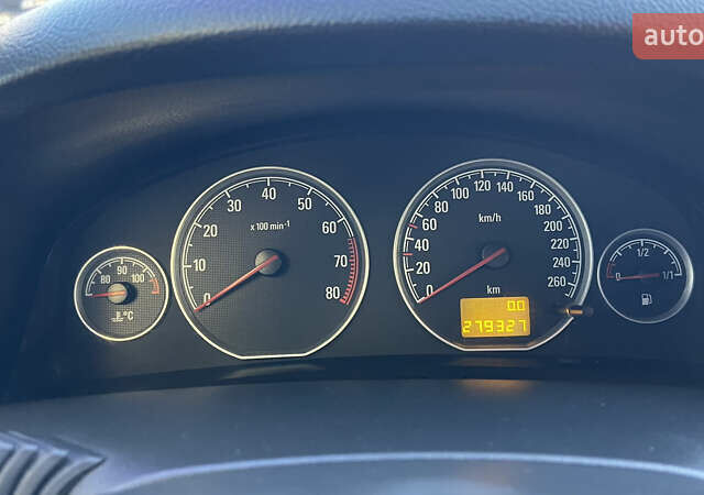 Зеленый Опель Вектра, объемом двигателя 2.2 л и пробегом 279 тыс. км за 4000 $, фото 9 на Automoto.ua