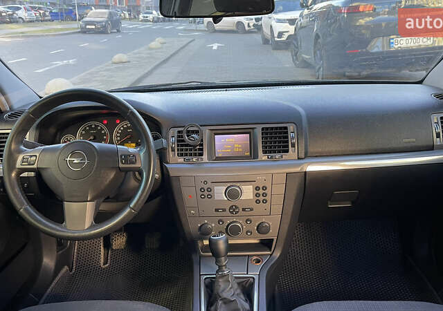 Зеленый Опель Вектра, объемом двигателя 2.2 л и пробегом 279 тыс. км за 4000 $, фото 11 на Automoto.ua