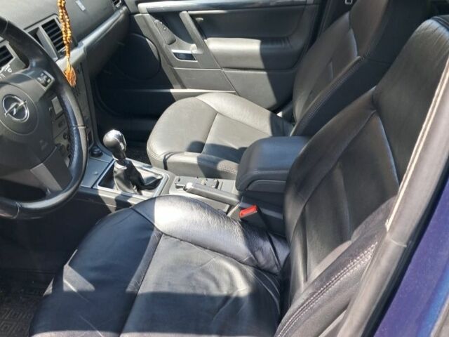 Зелений Опель Вектра, об'ємом двигуна 0 л та пробігом 270 тис. км за 2600 $, фото 2 на Automoto.ua