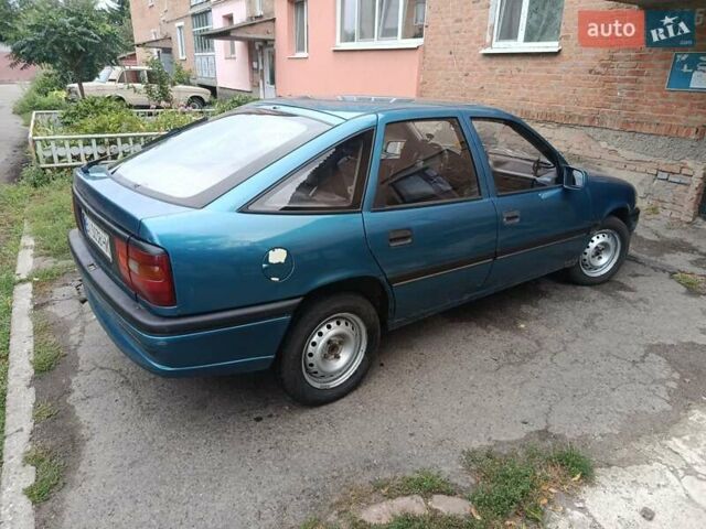 Зеленый Опель Вектра, объемом двигателя 1.8 л и пробегом 312 тыс. км за 1800 $, фото 2 на Automoto.ua