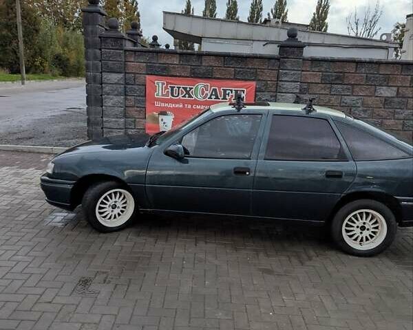 Опель Вектра 1994 в Ровно на Automoto.ua Зеленый Опель Вектра, объемом двигателя 2 л и пробегом 200 тыс. км за 2200 $, фото 3 на Automoto.ua