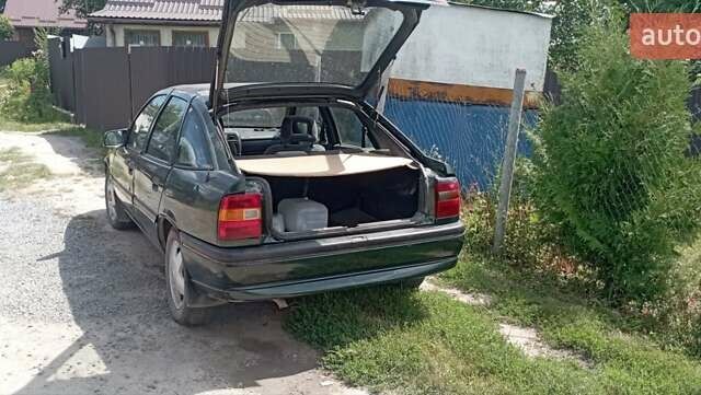 Зеленый Опель Вектра, объемом двигателя 2 л и пробегом 150 тыс. км за 1600 $, фото 6 на Automoto.ua