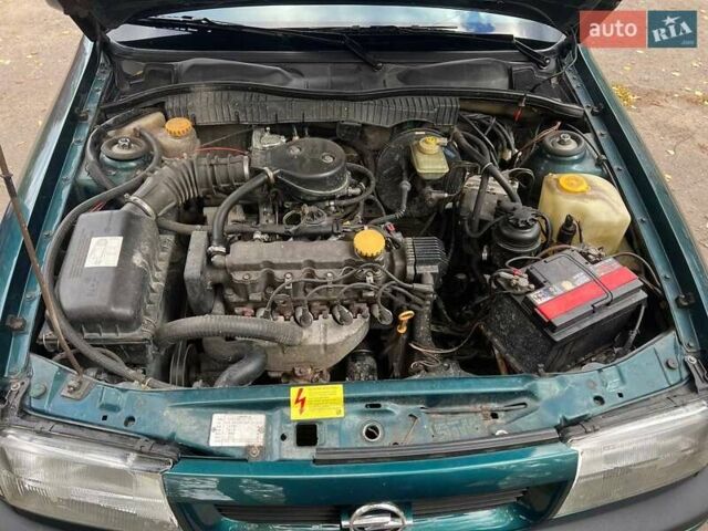 Зелений Опель Вектра, об'ємом двигуна 1.6 л та пробігом 280 тис. км за 1850 $, фото 18 на Automoto.ua