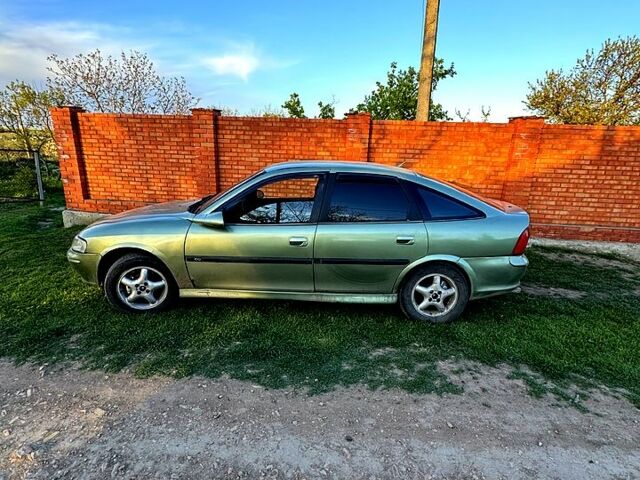 Опель Вектра 1996 у Миколаєві на Automoto.ua Зелений Опель Вектра, об'ємом двигуна 1.8 л та пробігом 300 тис. км за 1700 $, фото 1 на Automoto.ua