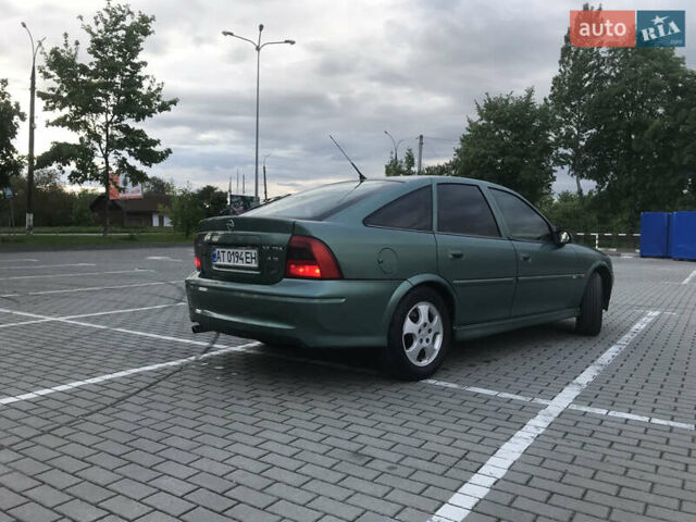 Зеленый Опель Вектра, объемом двигателя 1.8 л и пробегом 320 тыс. км за 2550 $, фото 3 на Automoto.ua