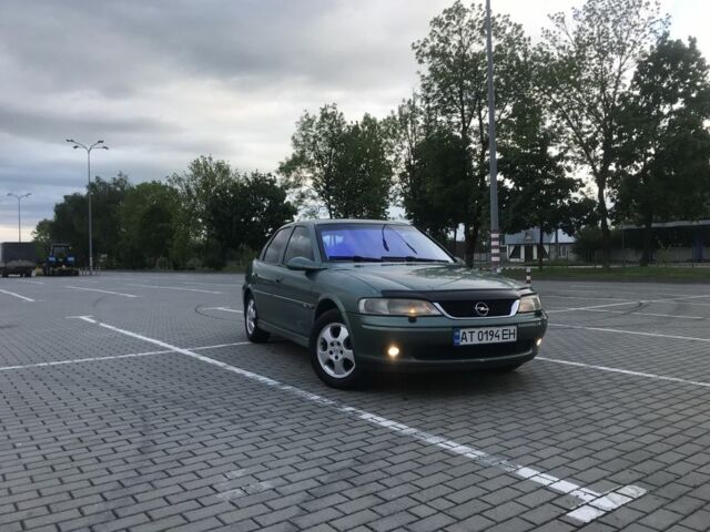 Зеленый Опель Вектра, объемом двигателя 1.8 л и пробегом 260 тыс. км за 2450 $, фото 6 на Automoto.ua