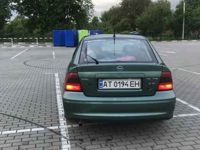 Зеленый Опель Вектра, объемом двигателя 1.8 л и пробегом 260 тыс. км за 2450 $, фото 3 на Automoto.ua